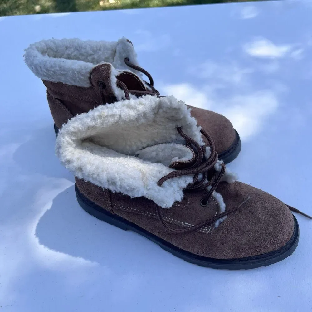 Woodbridge Women's Ankle Boots Brown Size 6 1/2 Suede Lace Up Flat Capezio Sport